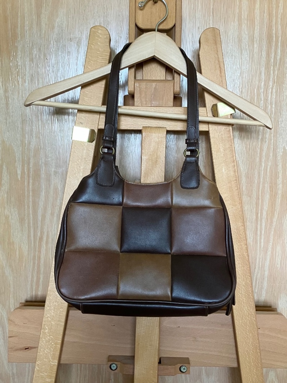 Adorable checkered brown purse!